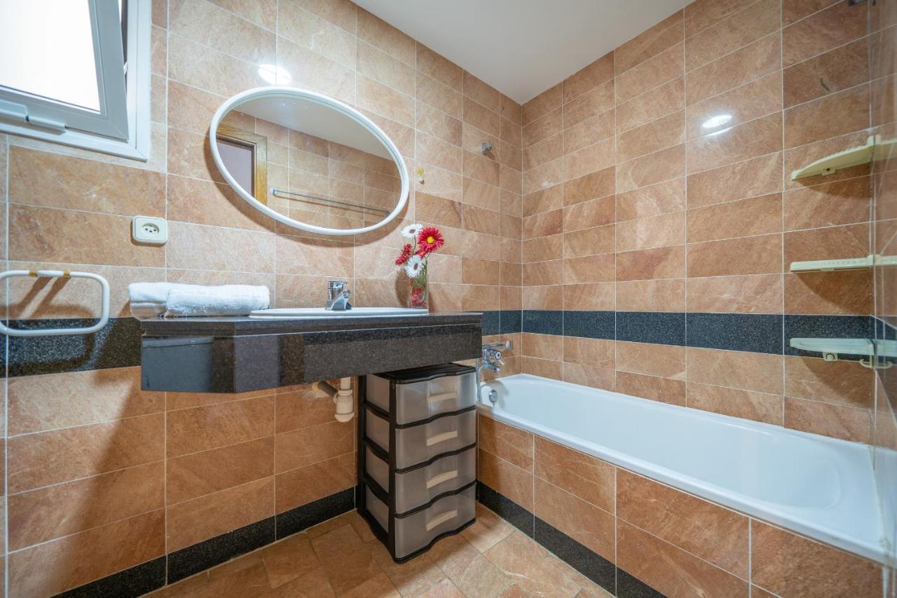 Homeholidaysrentals Margot - Costa Barcelona Pineda de Mar Exteriör bild
